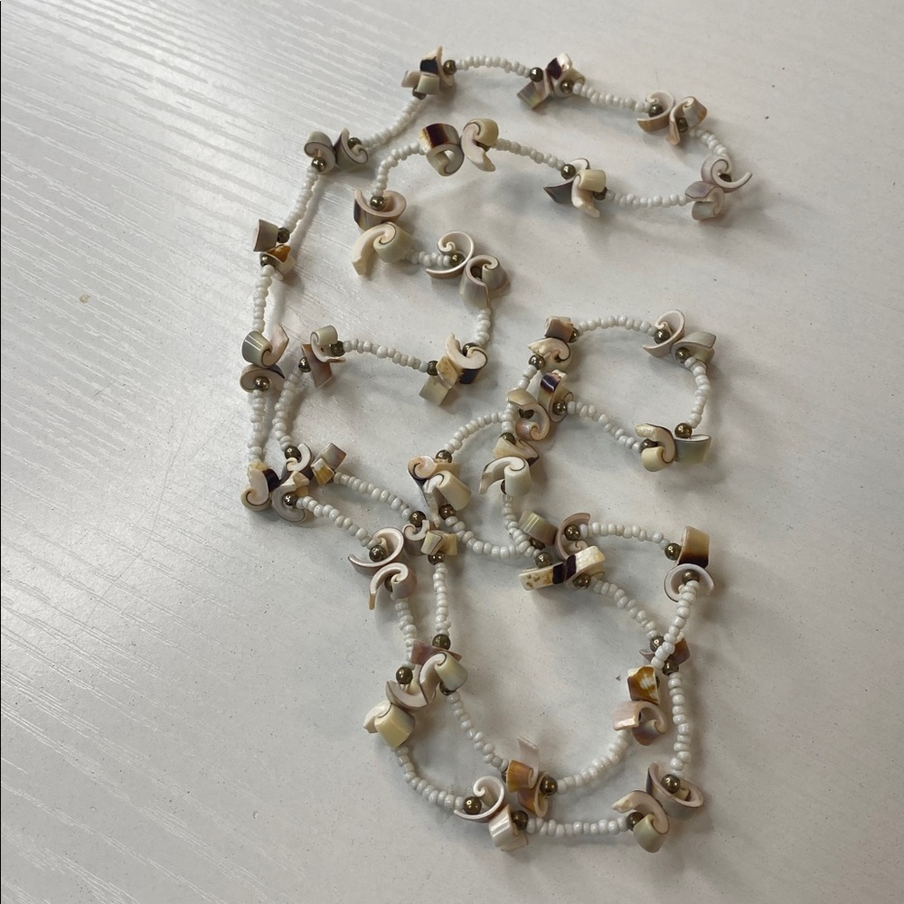 Shell necklace - Picture 3 of 3